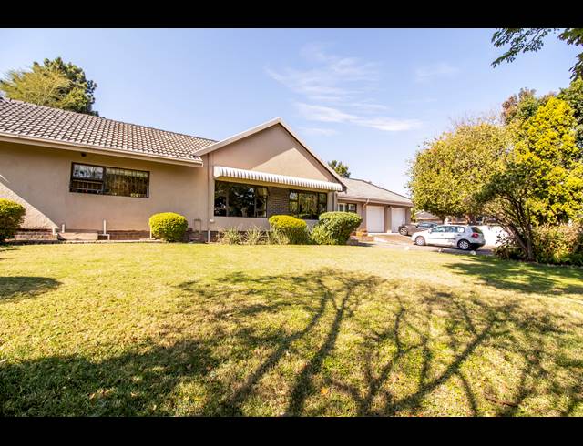 3 BEDROOM FREEHOLD TO LET IN GALLO MANOR